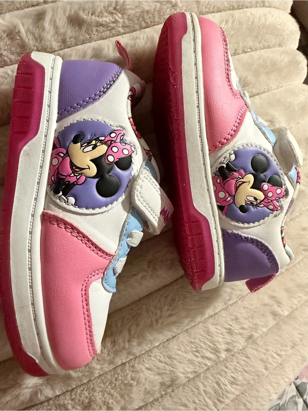 Kids Pink Minnie Character Light-Up Sneakers